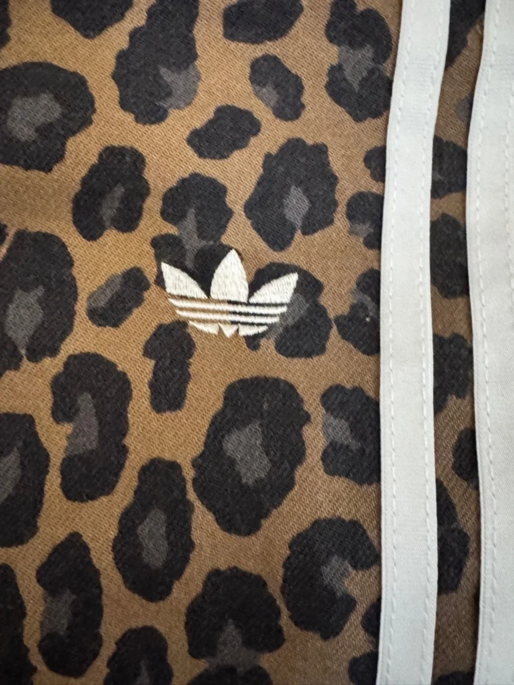 Women ADIDAS Leopard denim Bermuda shorts trendy jorts bronze classic stripes 24 - Picture 4 of 9